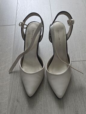 Bandolino Ivory Pointed-Toe Slingback Pumps